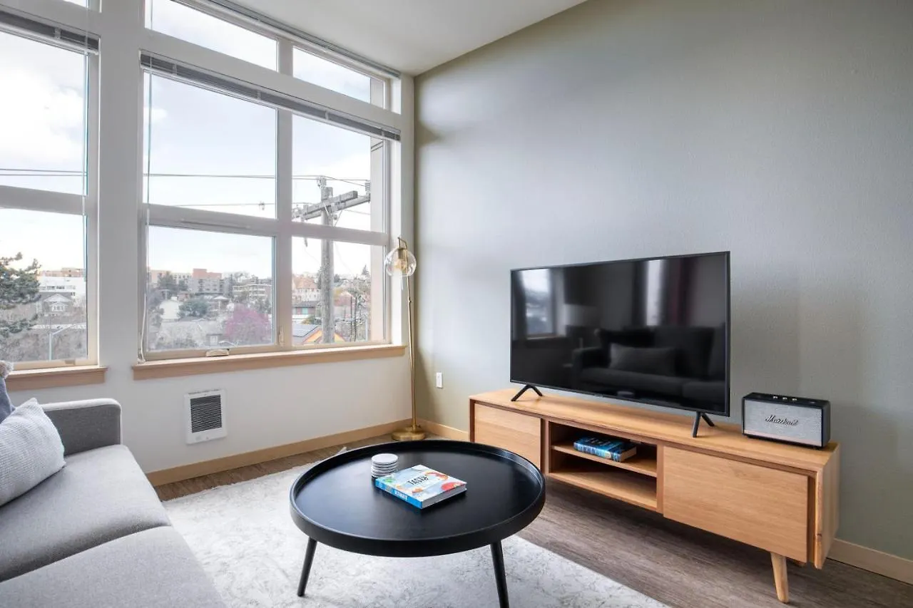 Wallingford 1Br W Lounge Wd Nr Shops Bars Sea-566 Apartment Seattle